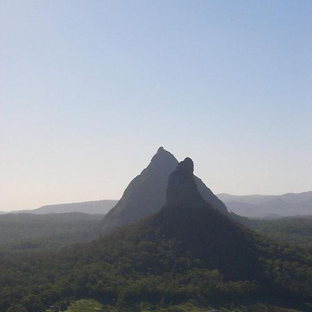 Glass House Mountains Ecolodge ภายนอก รูปภาพ