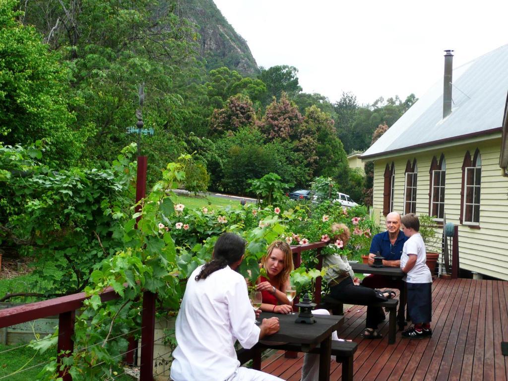 Glass House Mountains Ecolodge ภายนอก รูปภาพ