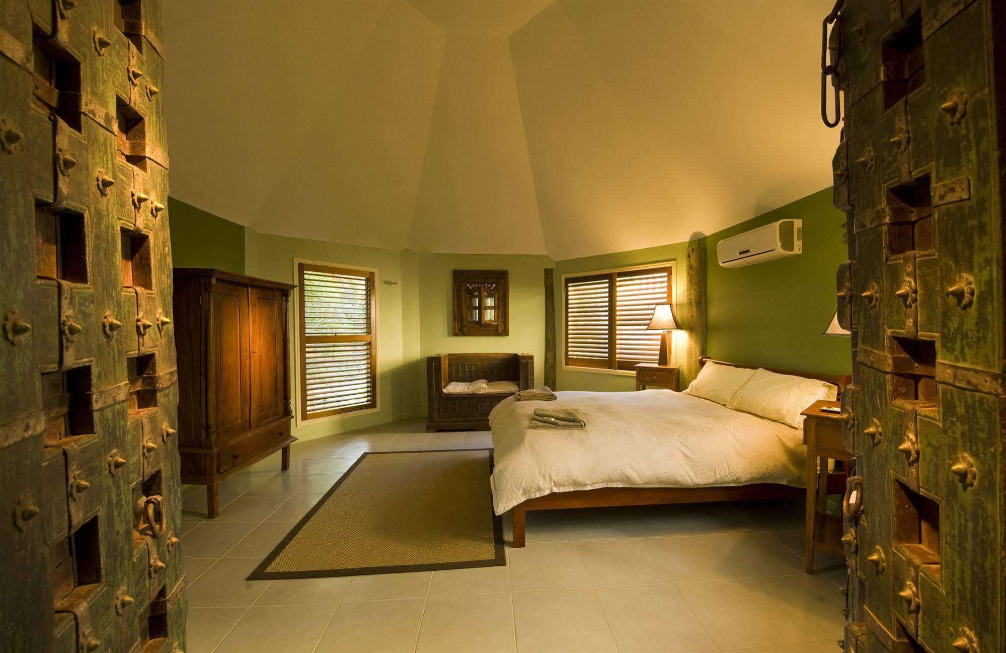 Glass House Mountains Ecolodge ภายนอก รูปภาพ