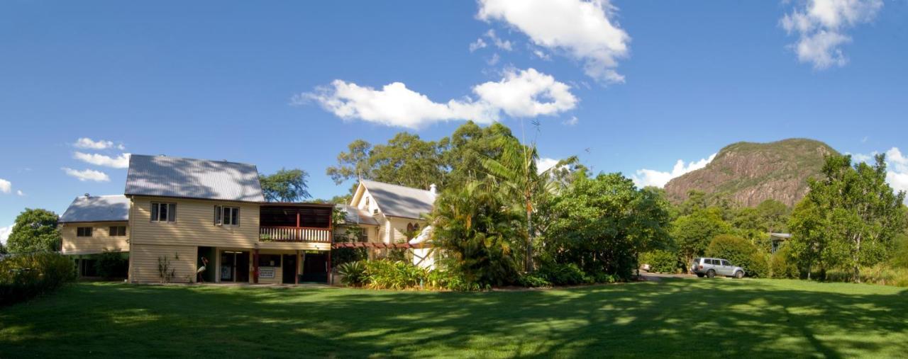 Glass House Mountains Ecolodge ภายนอก รูปภาพ